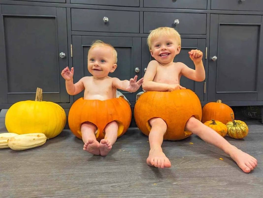 12 yaşında gibi ama 2 çocuk annesi! Yaşını duyanlar inanmakta güçlük çekiyor 17